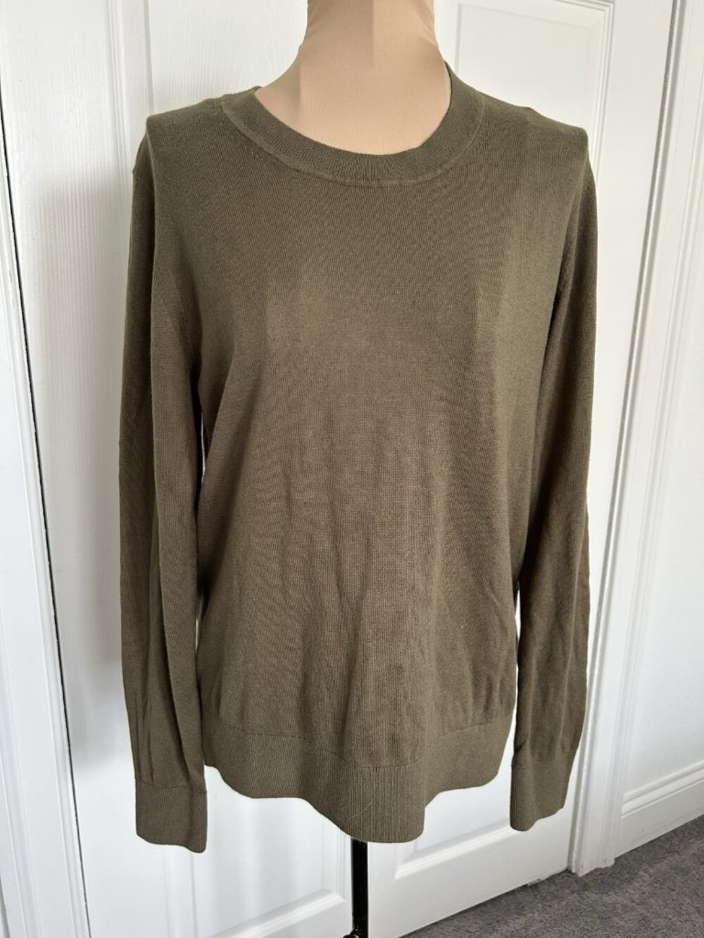 Quince Lightweight Cotton Cashmere Crew Neck Long Sleeve Sweater Olive Size M - Picture 10 of 16